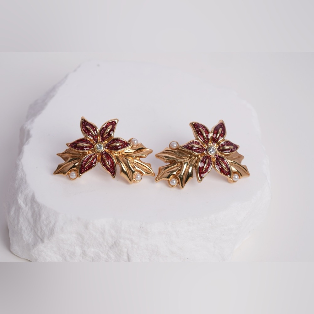 VINTAGE AVON POINSETTA EARRINGS #23‎